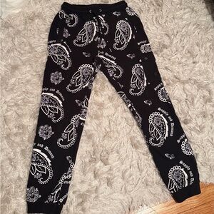 BOGO 🛍️ Black and White Paisley Print Joggers